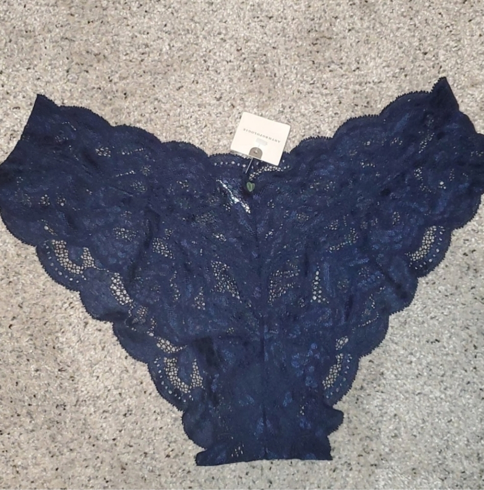 Nwt anthropologie navy lace panties sz l